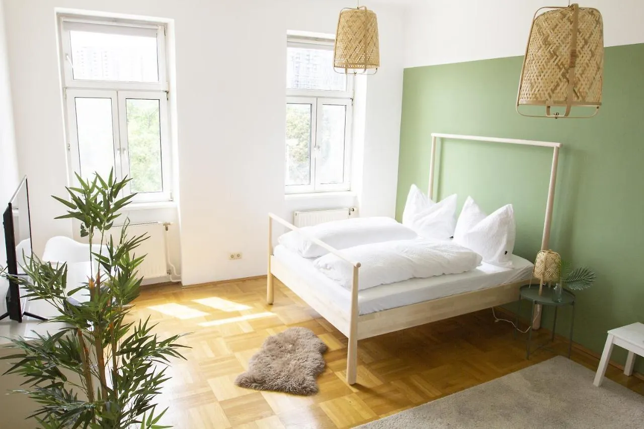 Sunny Apartment Near Belvedere Castle Vienna